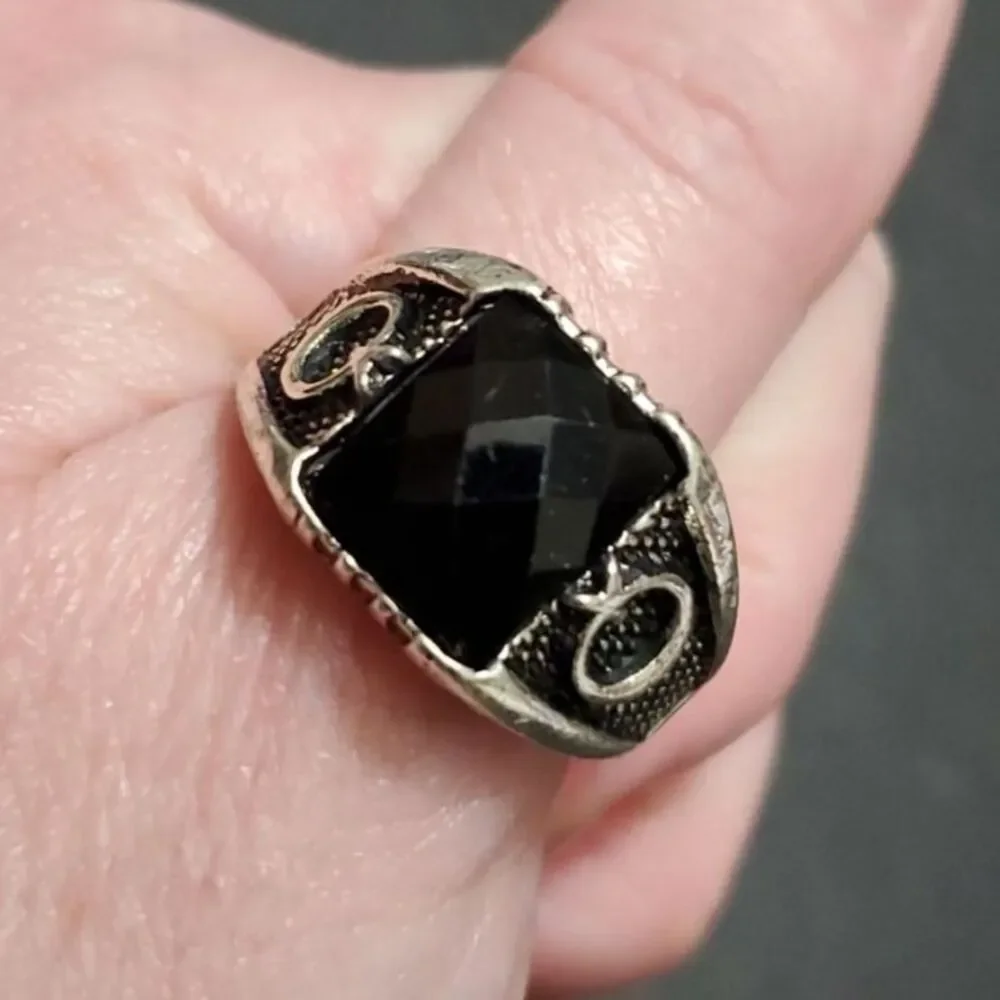 Silver tone and black ring size 12.5 - Picture 2 of 9
